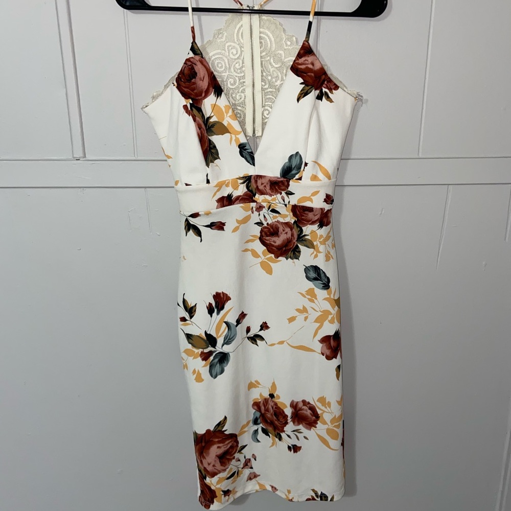 Flowers dress open back !